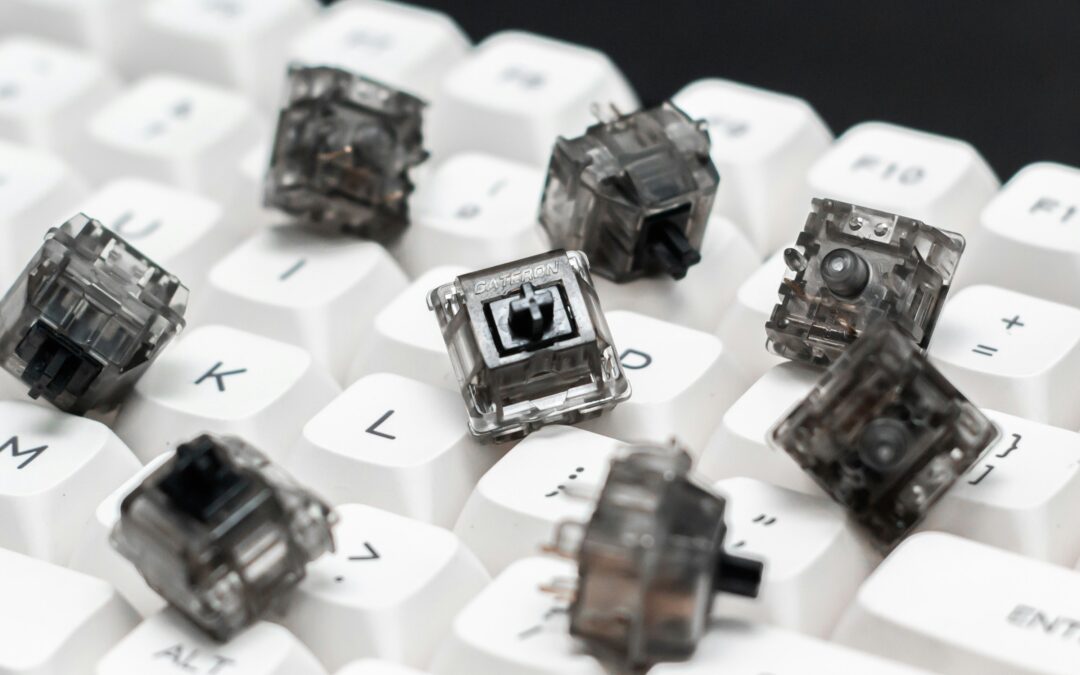 Linear vs Tactile Switches: Choosing the Best Mechanical Keyboard Switch for Gaming & Typing